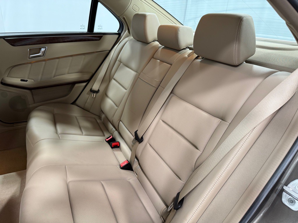 2011 Mercedes-Benz E-Class Image 22