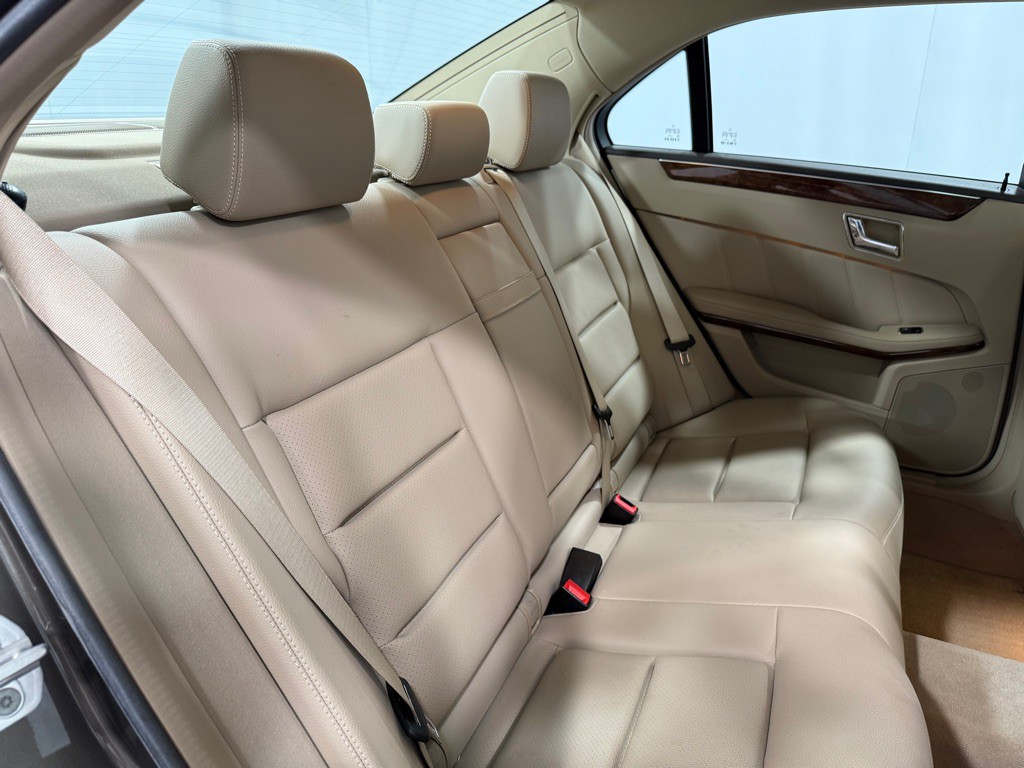 2011 Mercedes-Benz E-Class Image 25