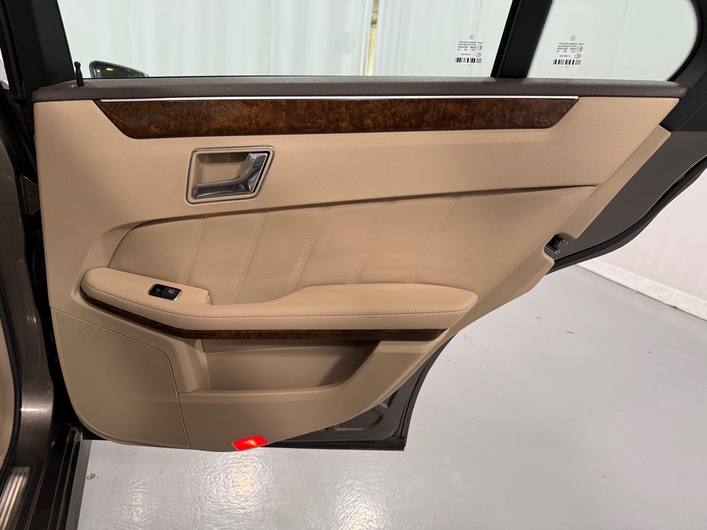 2011 Mercedes-Benz E-Class Image 27