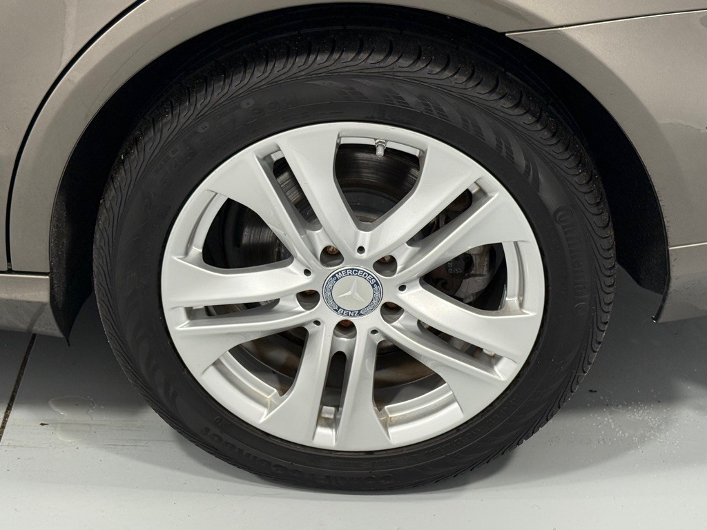 2011 Mercedes-Benz E-Class Image 31
