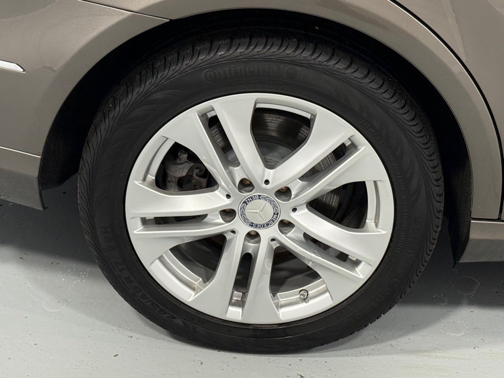 2011 Mercedes-Benz E-Class Image 32