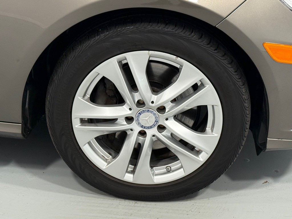 2011 Mercedes-Benz E-Class Image 33