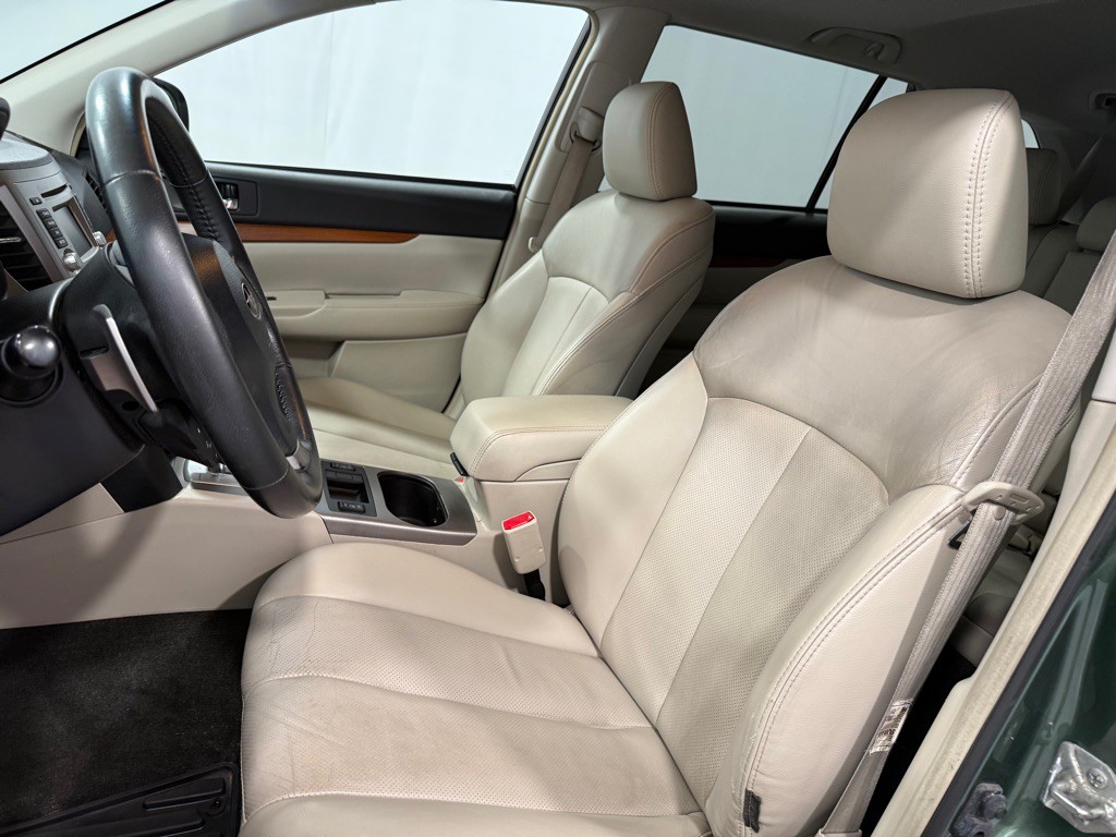 2013 Subaru Outback Image 12