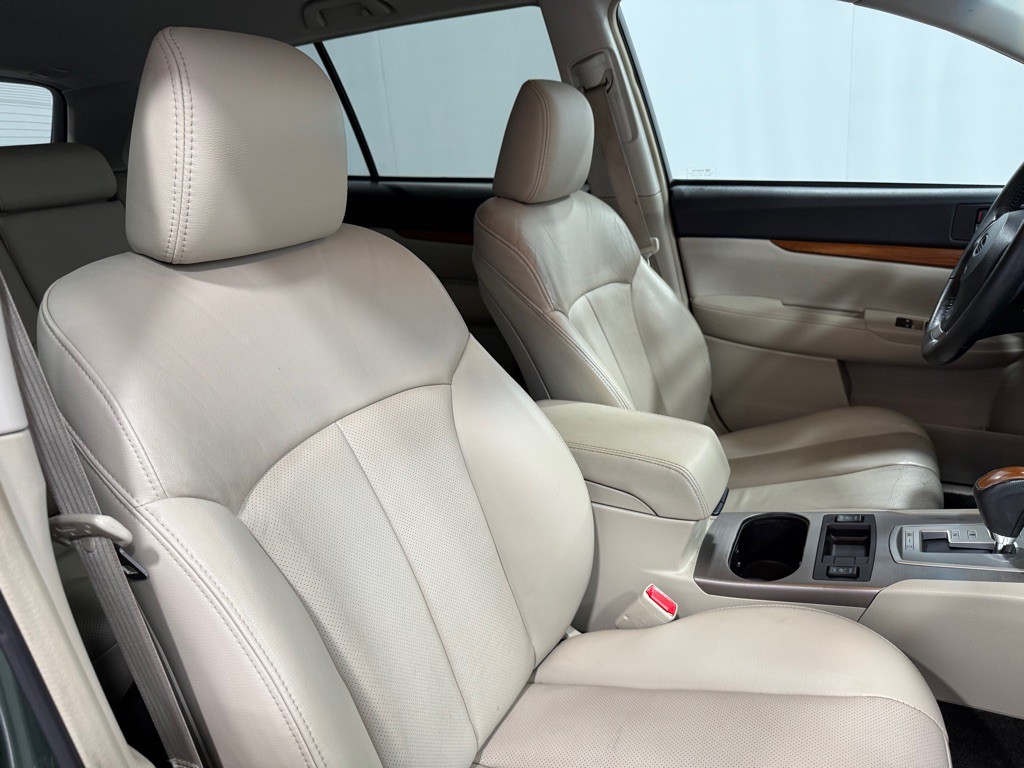 2013 Subaru Outback Image 19