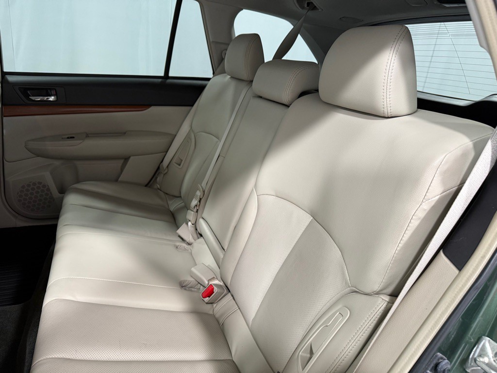 2013 Subaru Outback Image 22