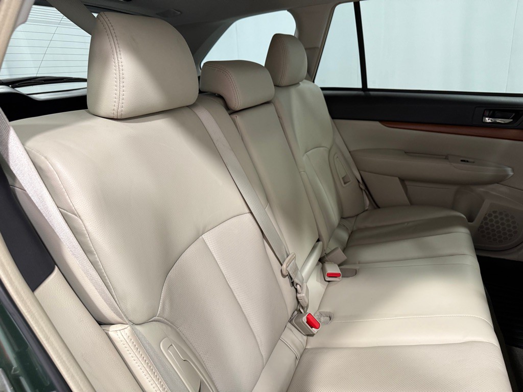 2013 Subaru Outback Image 25