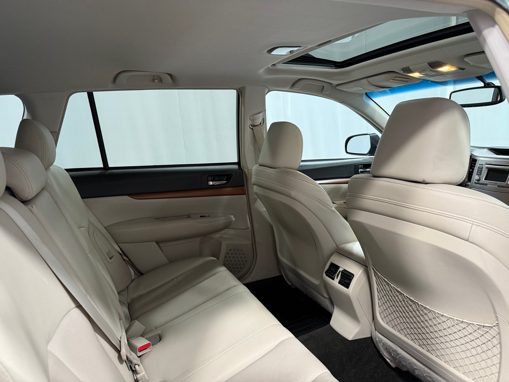 2013 Subaru Outback Image 26