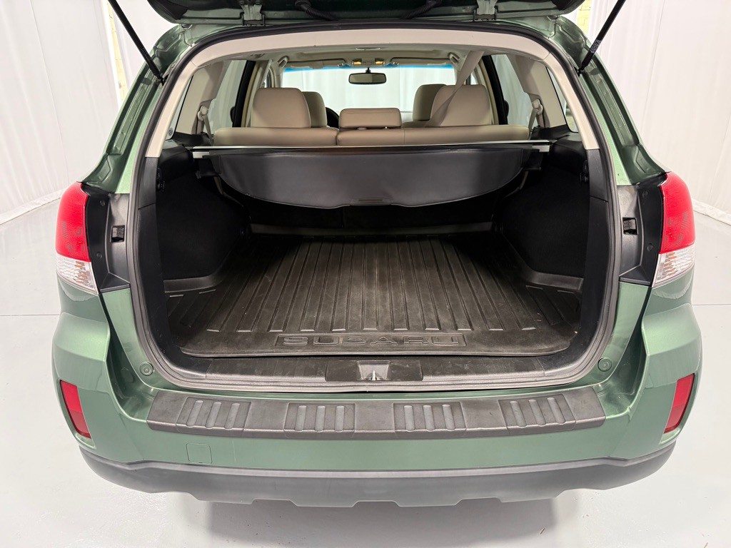 2013 Subaru Outback Image 28