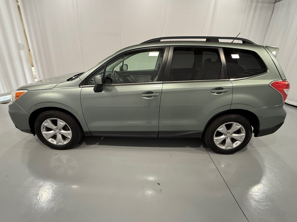 2014 Subaru Forester Image 9