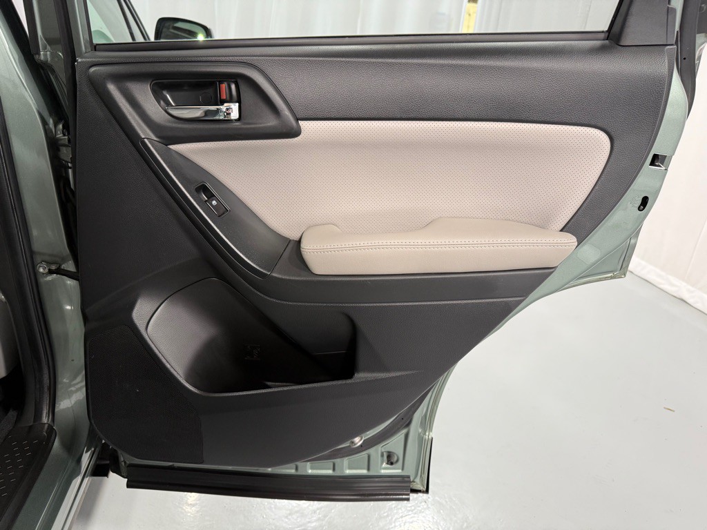 2014 Subaru Forester Image 27