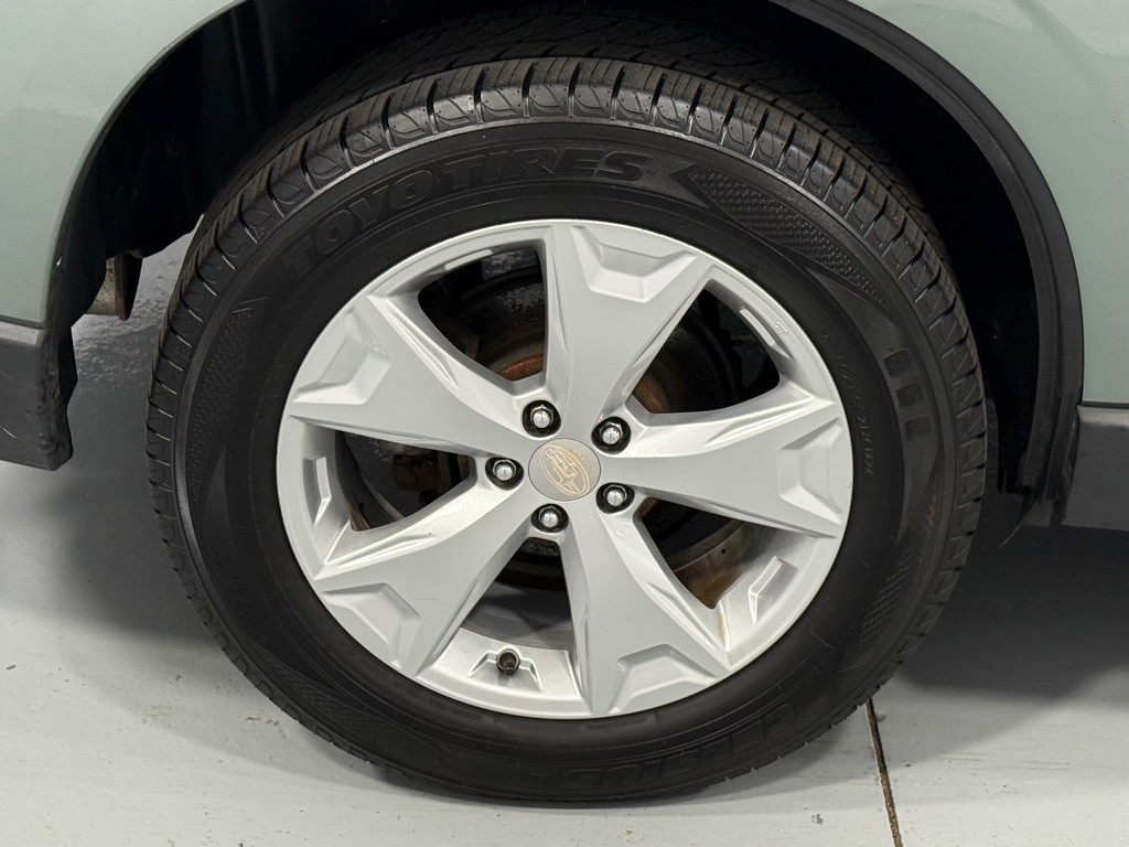 2014 Subaru Forester Image 32