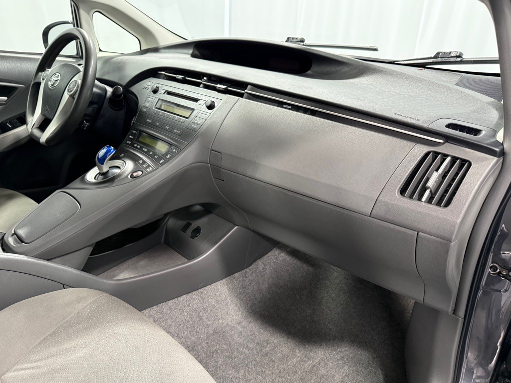 2011 Toyota Prius Image 17