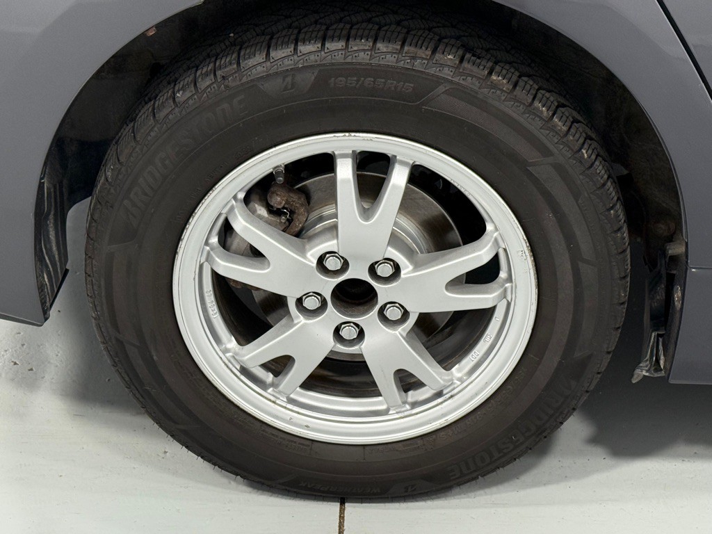 2011 Toyota Prius Image 33