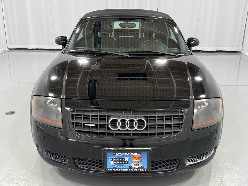 2003 Audi TT Image 2