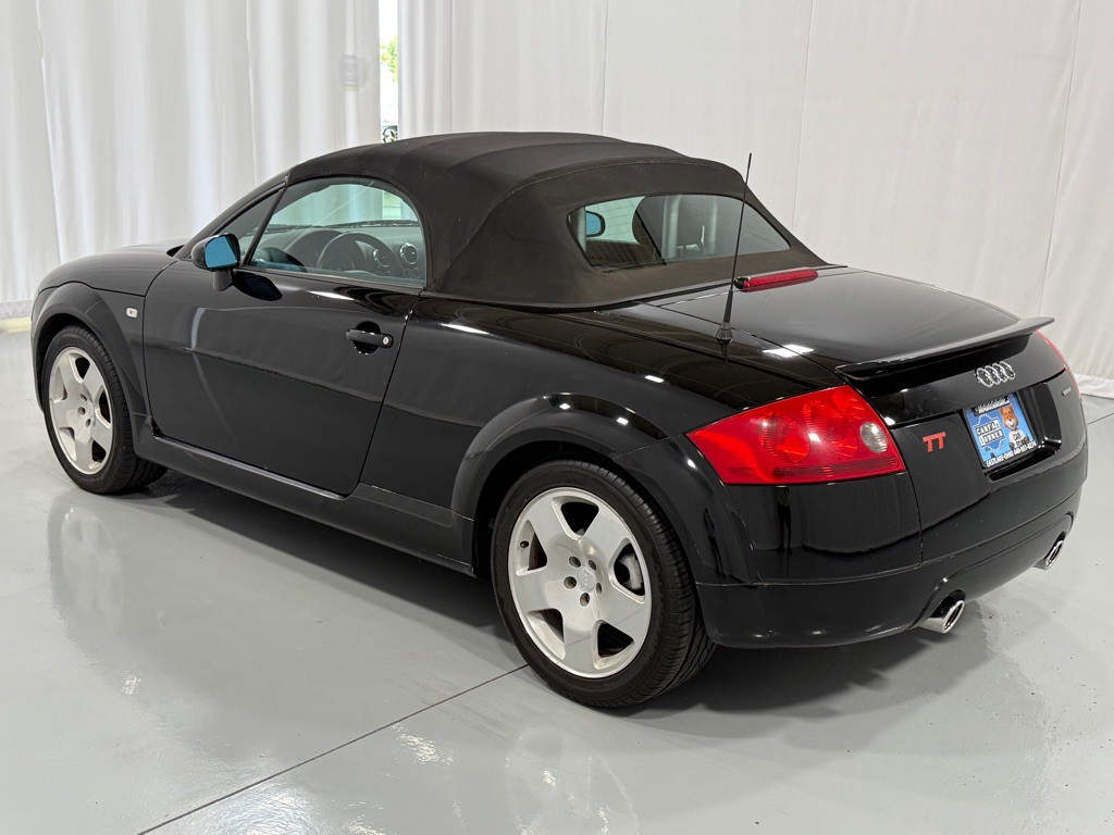 2003 Audi TT Image 7