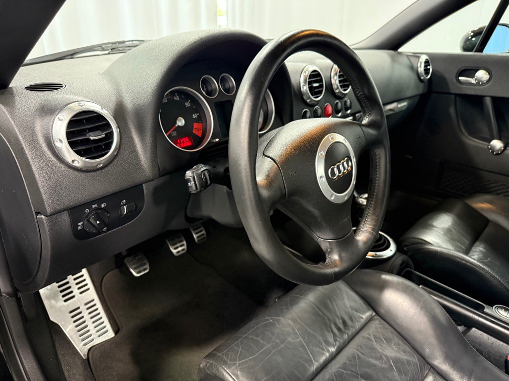 2003 Audi TT Image 9