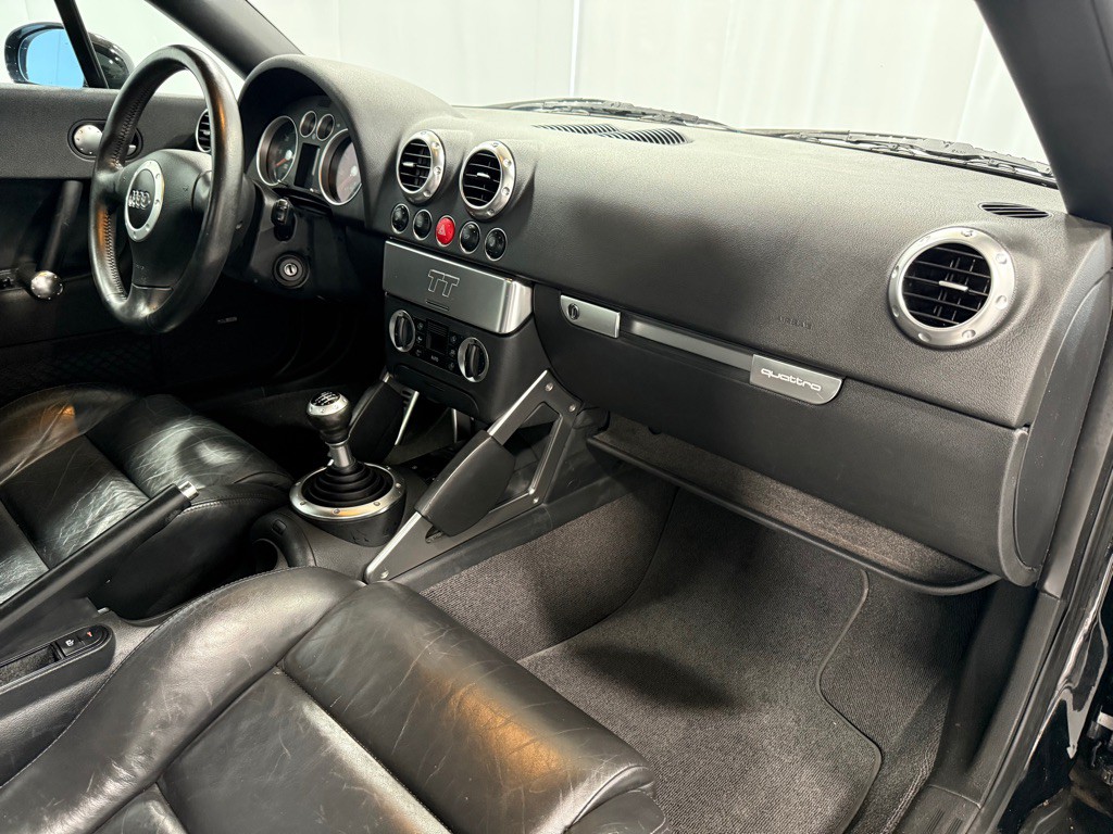 2003 Audi TT Image 16