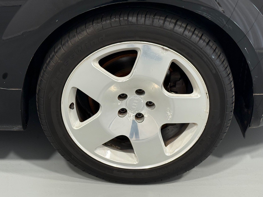 2003 Audi TT Image 25