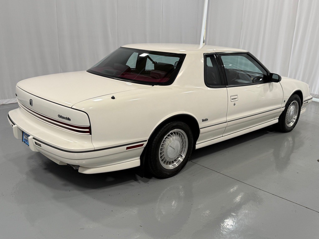 1990 Oldsmobile Toronado Image 5