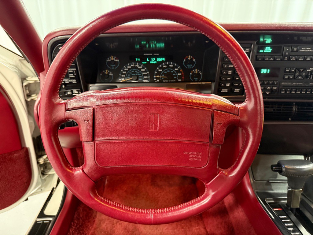 1990 Oldsmobile Toronado Image 13