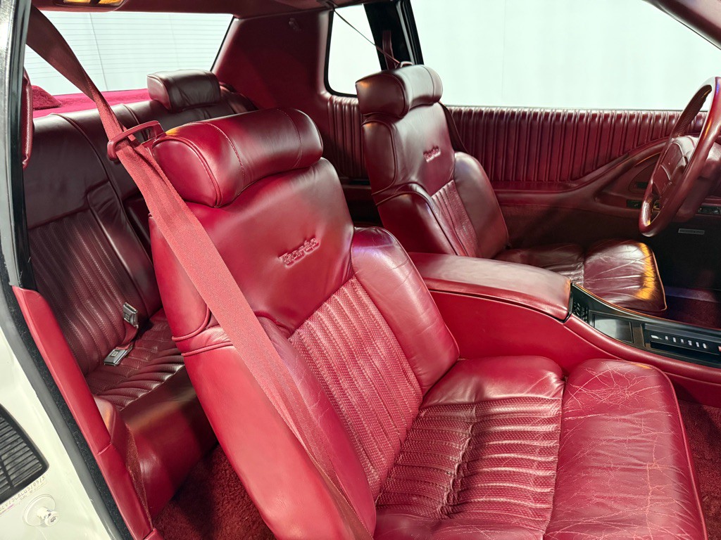 1990 Oldsmobile Toronado Image 19