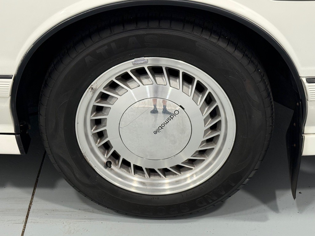 1990 Oldsmobile Toronado Image 27