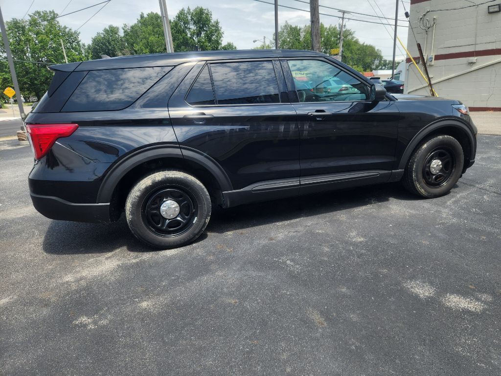 2021 Ford Explorer Image 2