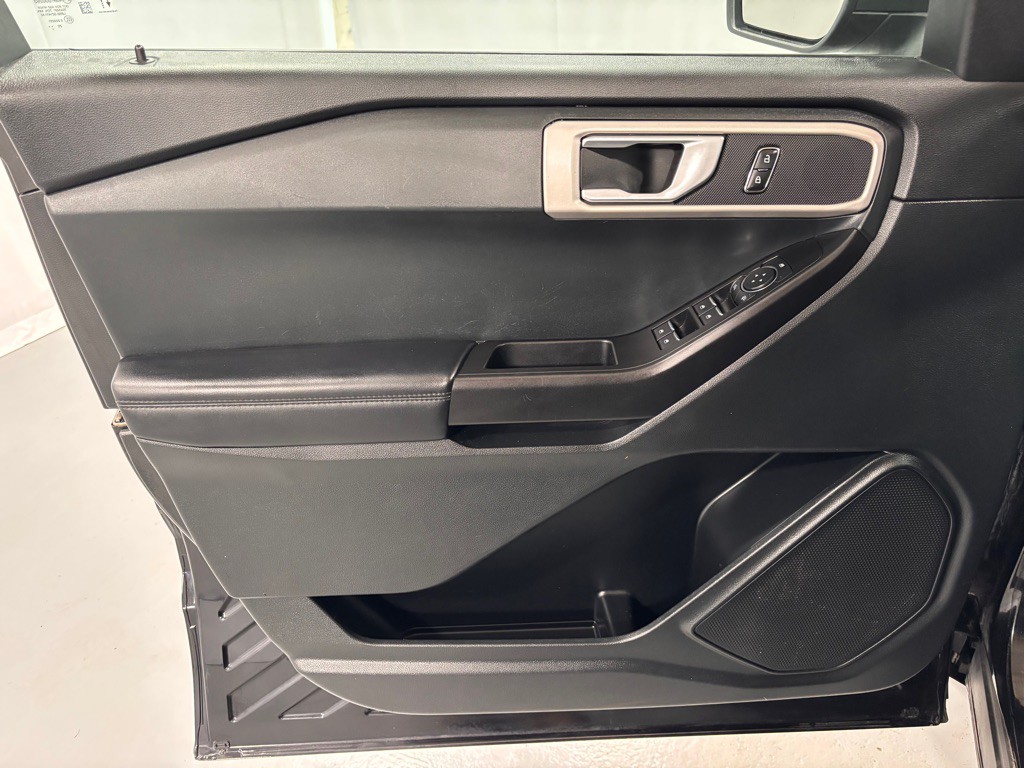 2021 Ford Explorer Image 16