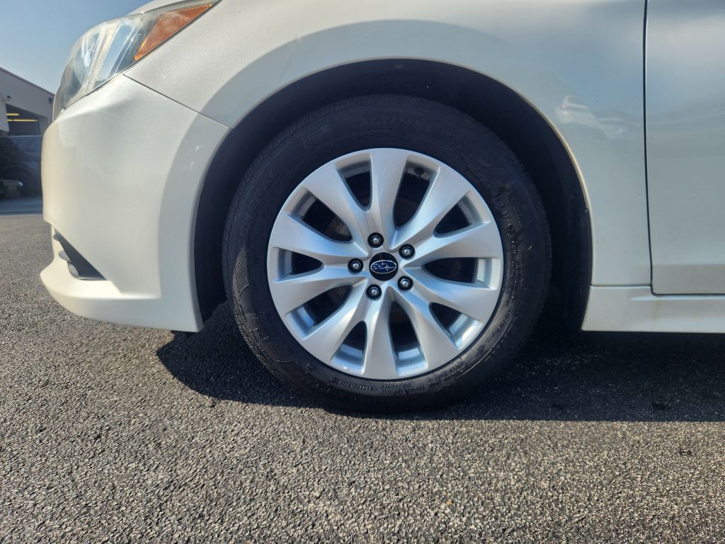 2015 Subaru Legacy Image 9