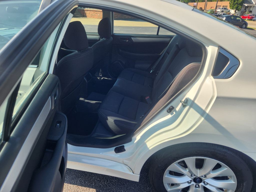 2015 Subaru Legacy Image 18