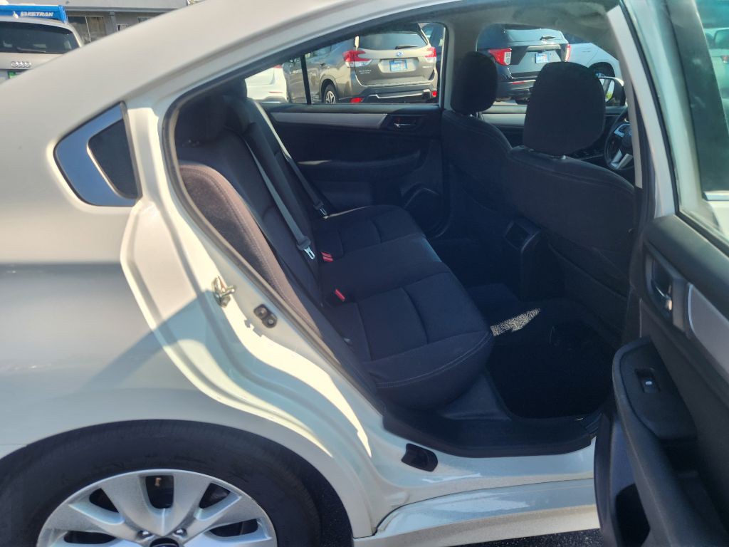 2015 Subaru Legacy Image 22