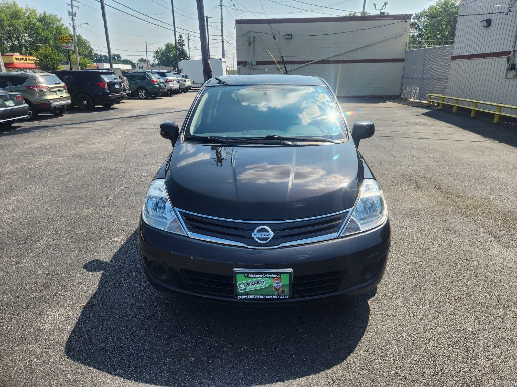 2011 Nissan Versa Image 1