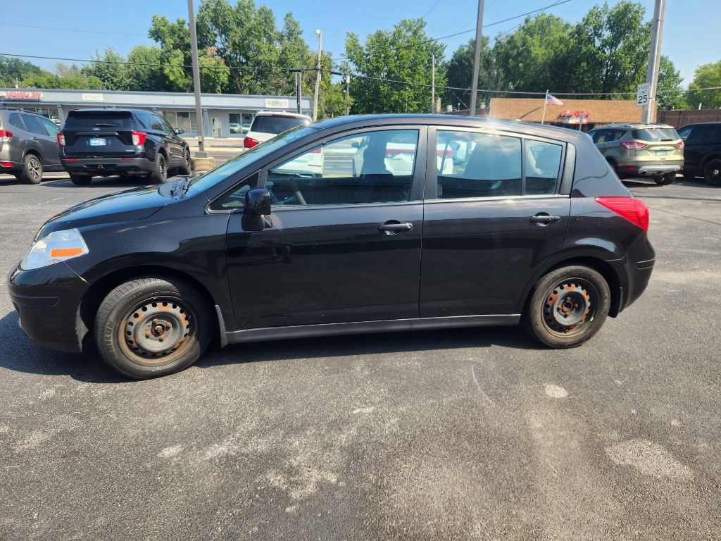 2011 Nissan Versa Image 3