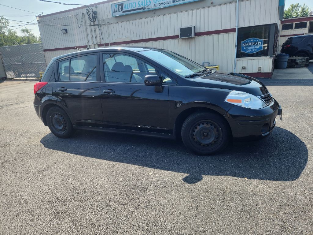 2011 Nissan Versa Image 4