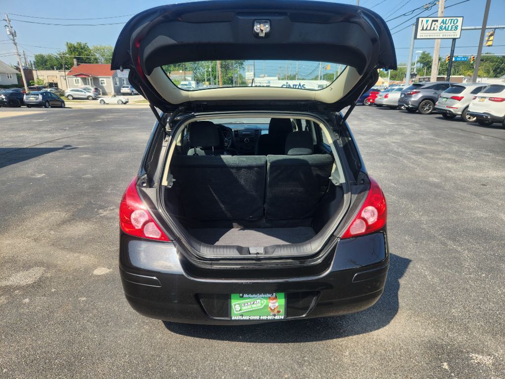 2011 Nissan Versa Image 13
