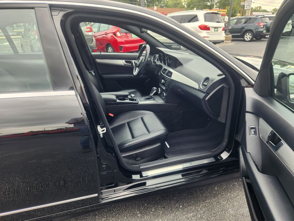 2014 Mercedes-Benz C-Class Image 32