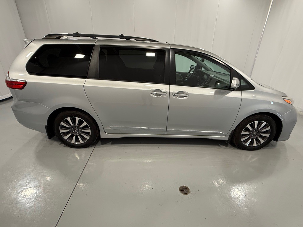 2020 Toyota Sienna Image 4