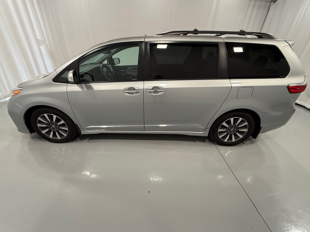 2020 Toyota Sienna Image 8
