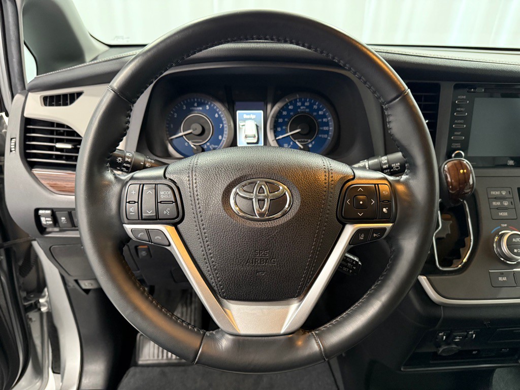 2020 Toyota Sienna Image 13