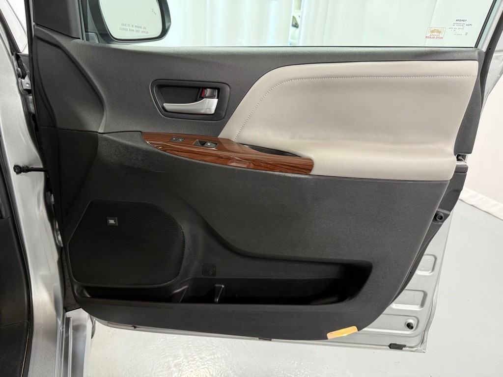 2020 Toyota Sienna Image 20