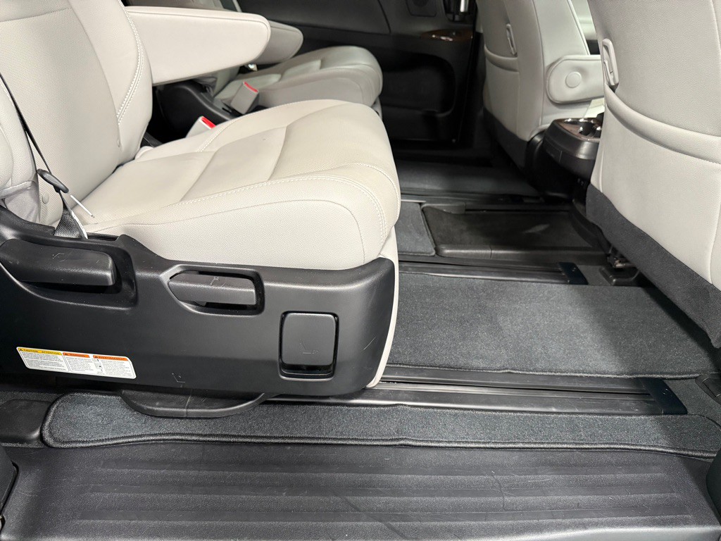 2020 Toyota Sienna Image 23
