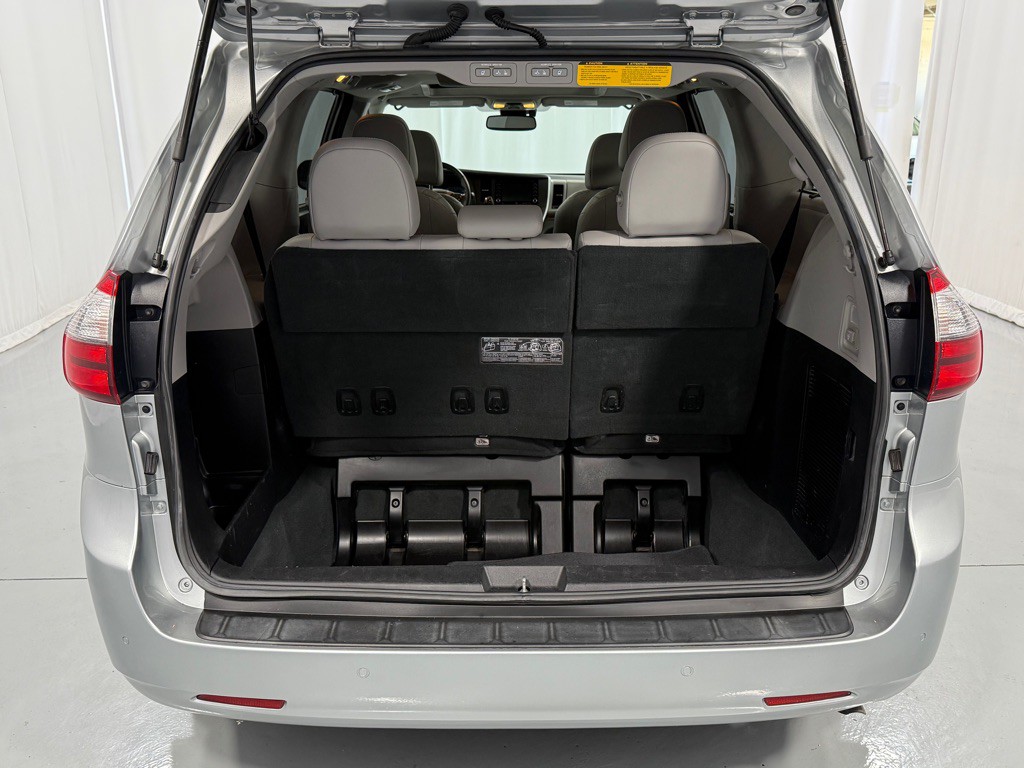 2020 Toyota Sienna Image 25