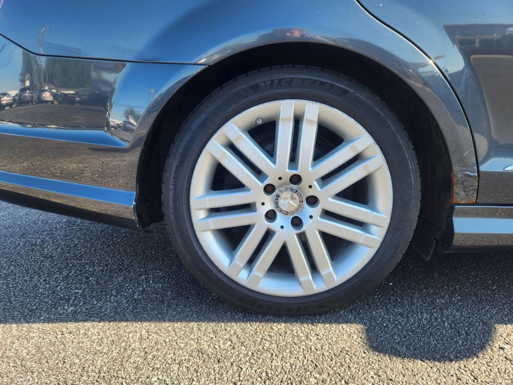 2008 Mercedes-Benz C-Class Image 11