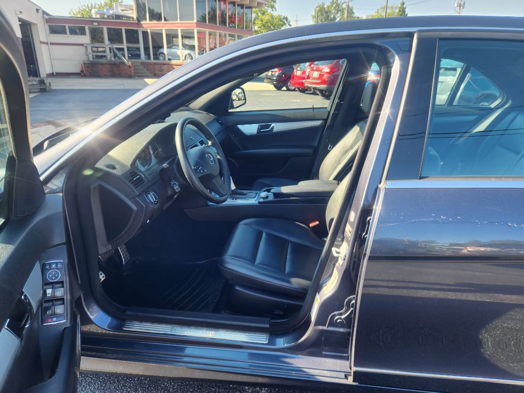2008 Mercedes-Benz C-Class Image 14