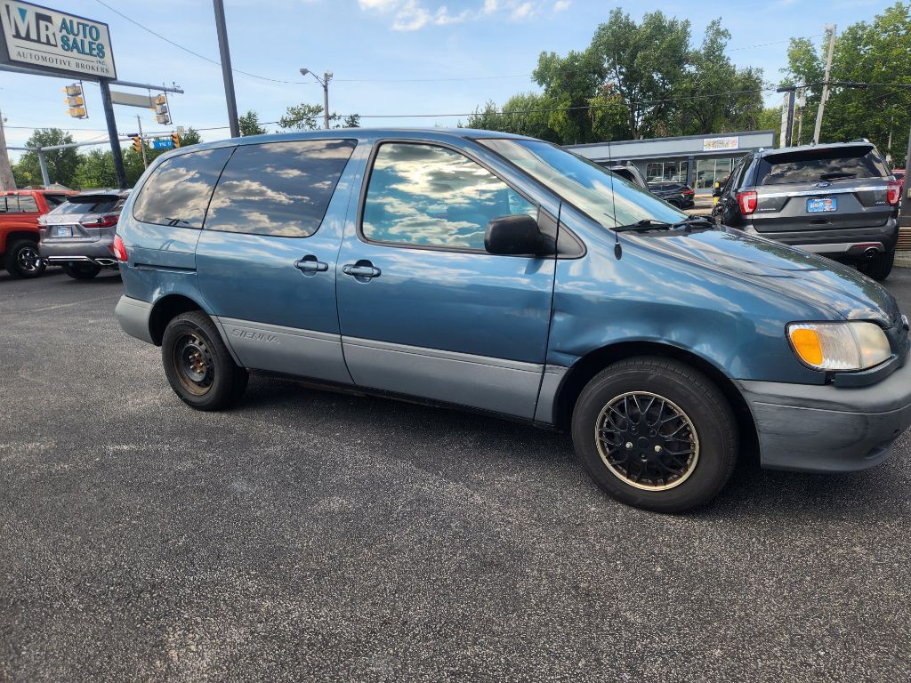 2001 Toyota Sienna Image 3