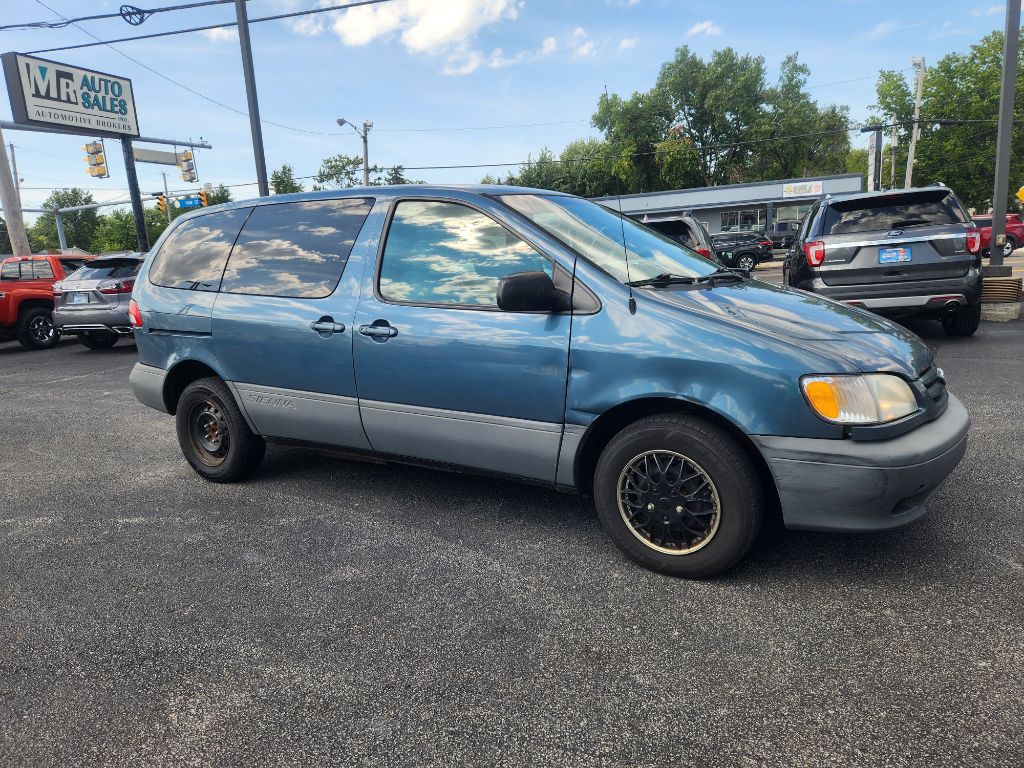 2001 Toyota Sienna Image 4