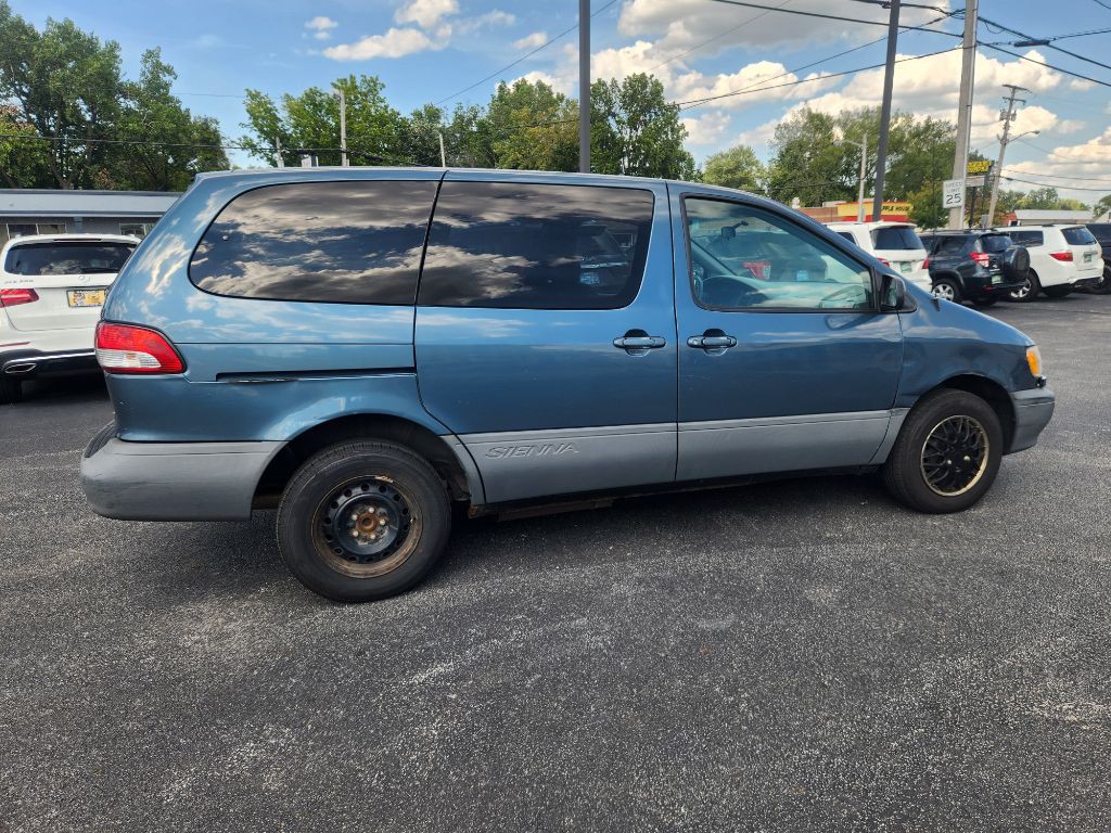 2001 Toyota Sienna Image 5