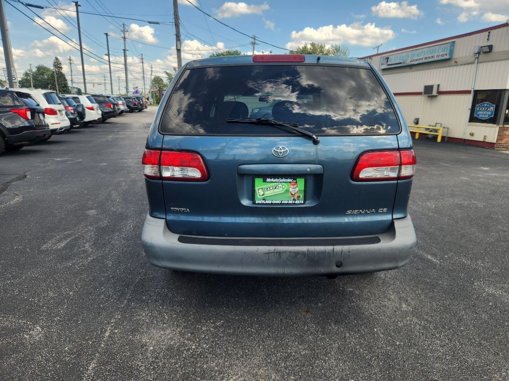 2001 Toyota Sienna Image 6