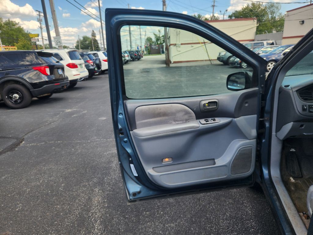 2001 Toyota Sienna Image 10