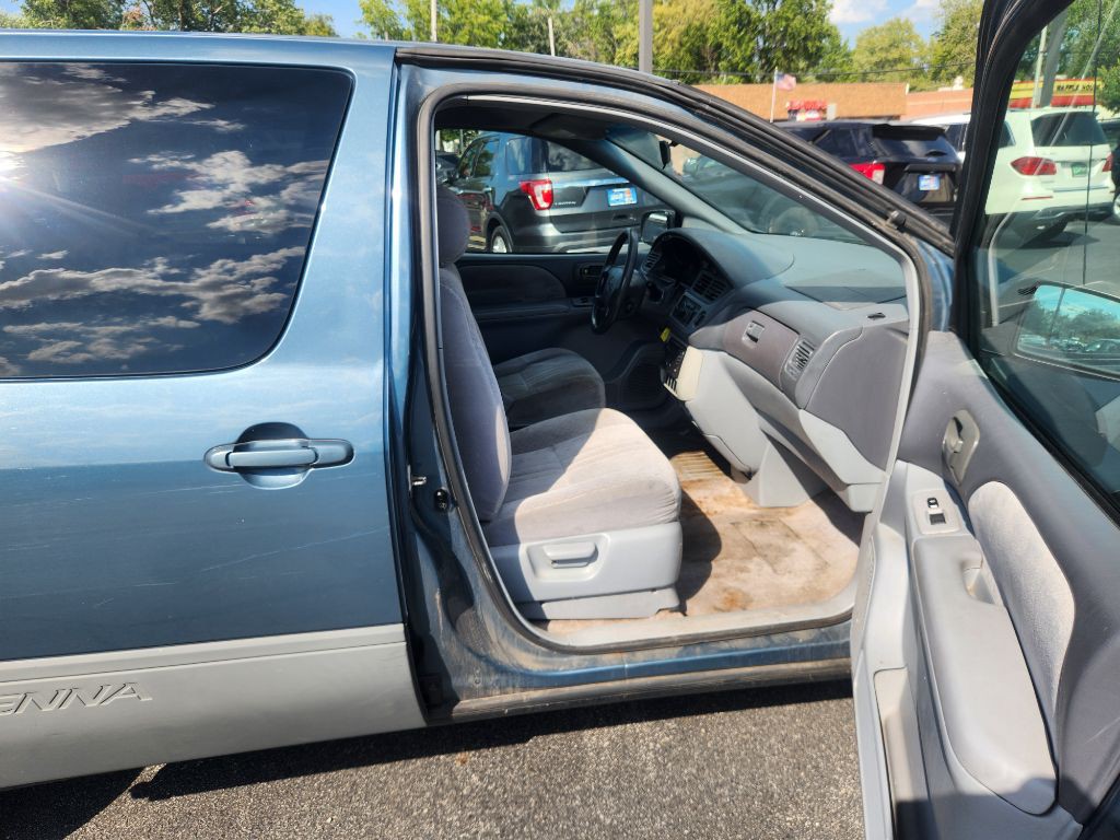 2001 Toyota Sienna Image 15